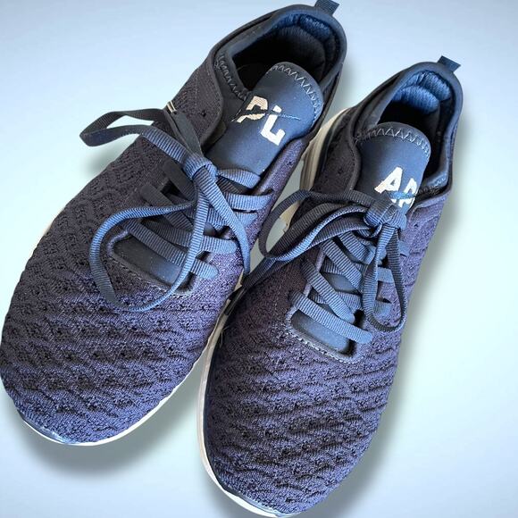 IOB Women's ATHLETIC PROPULSION LABS Techloom Phantom Navy Blue Sneaker EUC - Picture 2 of 12